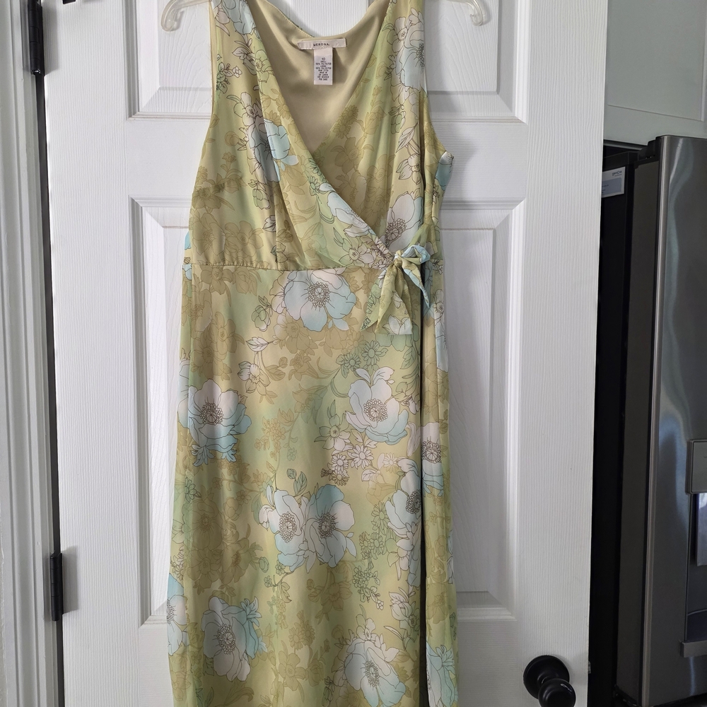 Floral Wrap Midi Dress in Light Green by